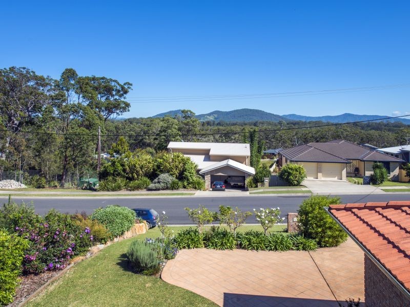 93 Ocean View Dr, Valla Beach NSW 2448
