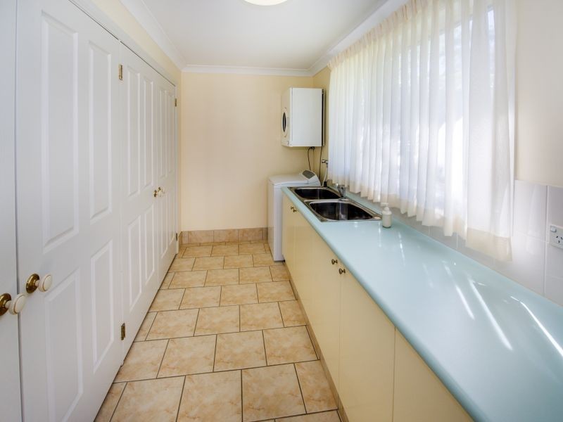 93 Ocean View Dr, Valla Beach NSW 2448