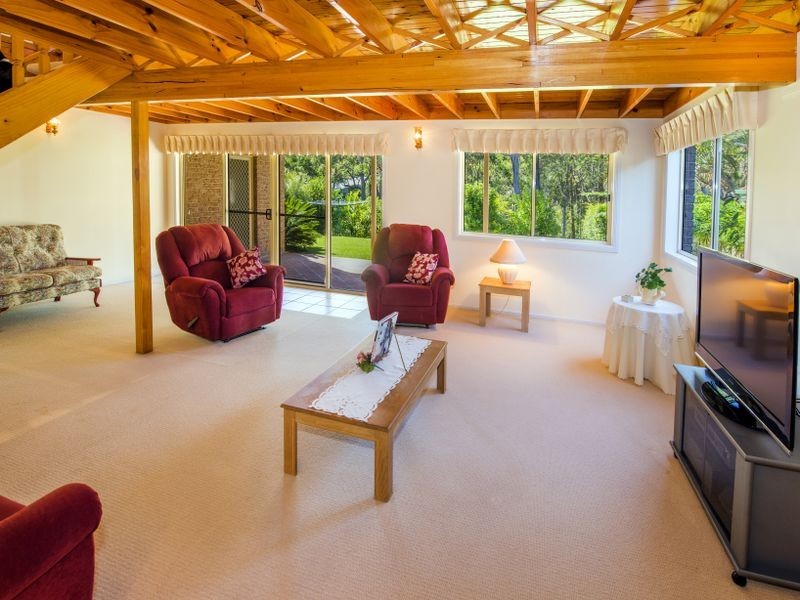 93 Ocean View Dr, Valla Beach NSW 2448