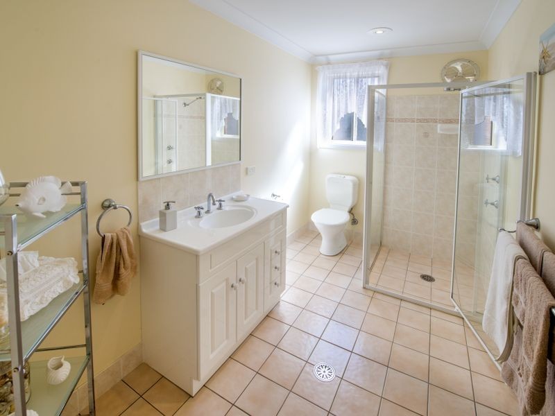 93 Ocean View Dr, Valla Beach NSW 2448