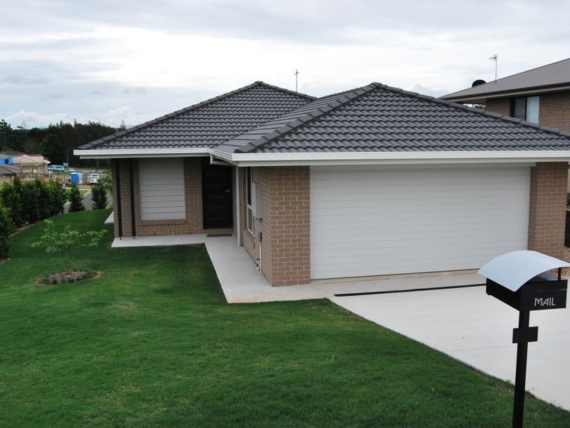 18 Rowe Drive, Macksville NSW 2447