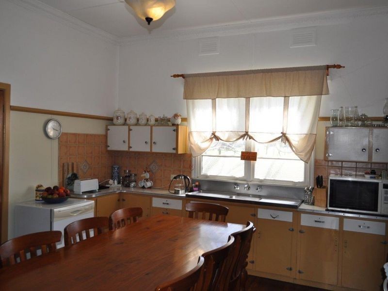 75 East Street, Macksville NSW 2447