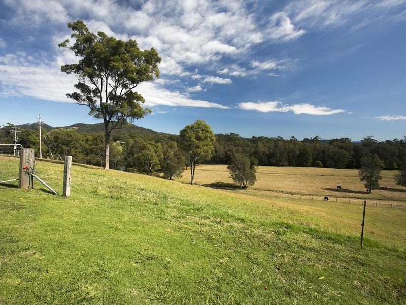 7119 Pacific Highway, Valla NSW 2448