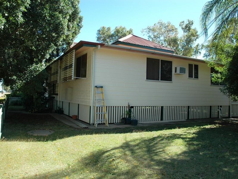 16 Swan street, Longreach QLD 4730