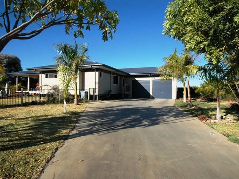 10 Honeyeater court, Longreach QLD 4730