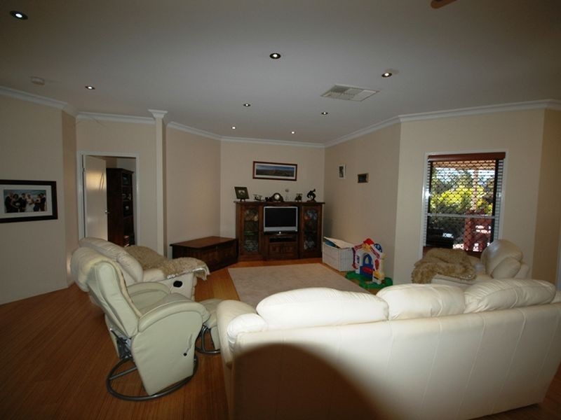 10 Honeyeater court, Longreach QLD 4730