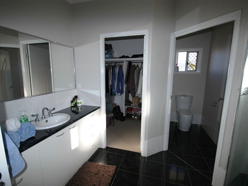 10 Honeyeater court, Longreach QLD 4730