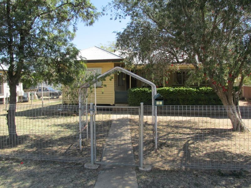 12 Heron Street, Longreach QLD 4730