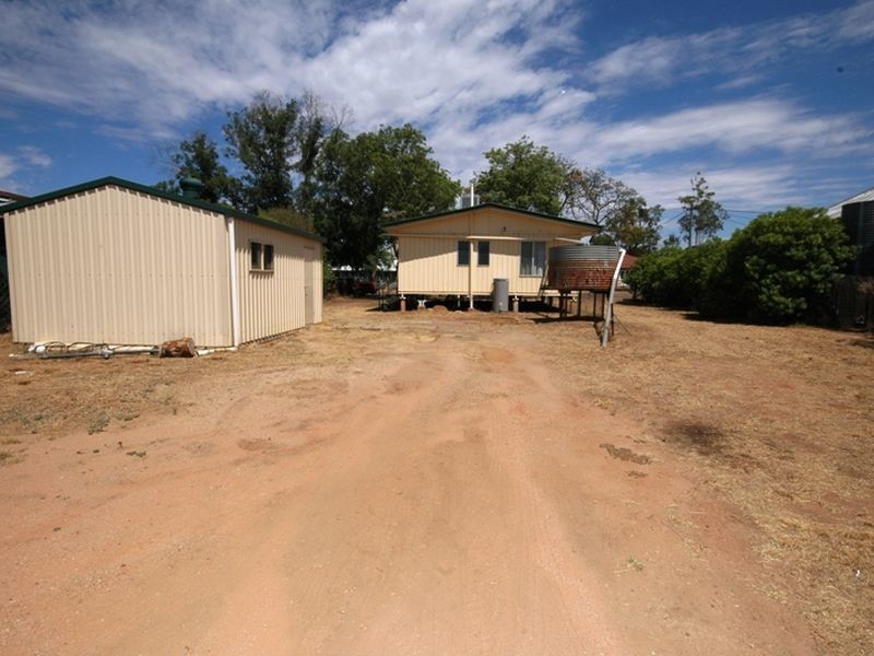 86 Crane street, Longreach QLD 4730