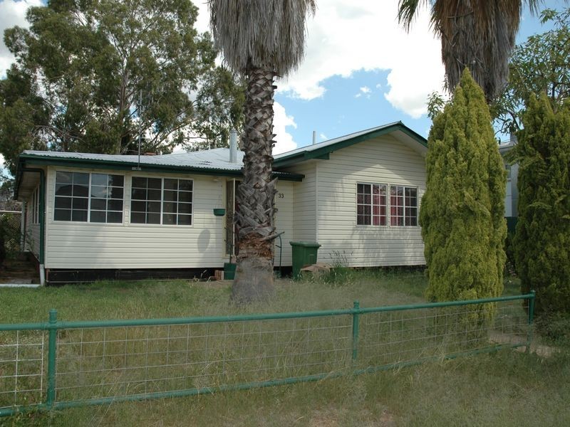 33 Moore Street, Dirranbandi QLD 4486
