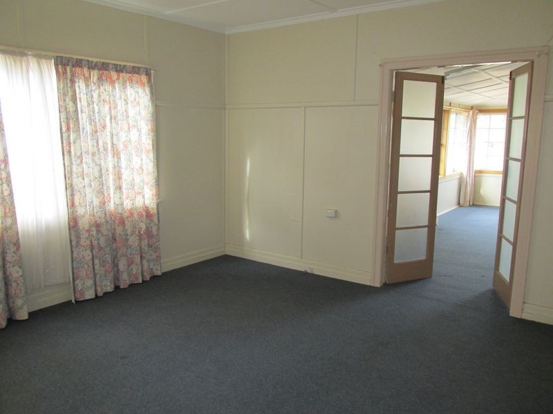 33 Moore Street, Dirranbandi QLD 4486