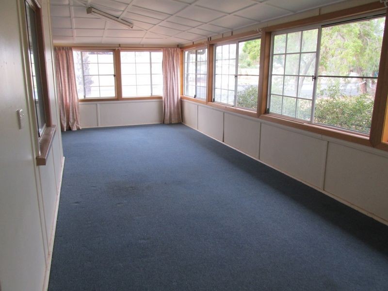 33 Moore Street, Dirranbandi QLD 4486