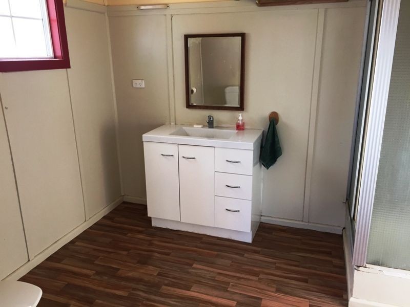 33 Moore Street, Dirranbandi QLD 4486