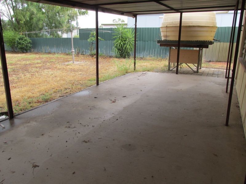 33 Moore Street, Dirranbandi QLD 4486