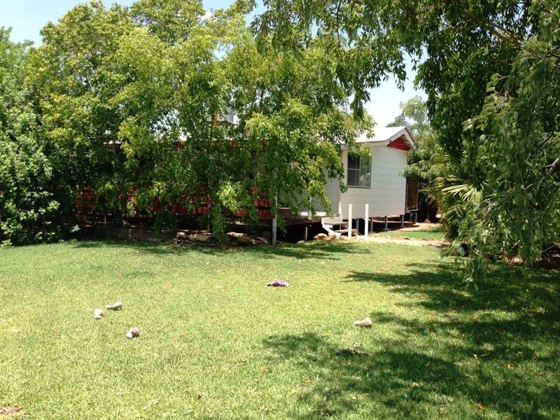 5 Sword street, Muttaburra QLD 4732