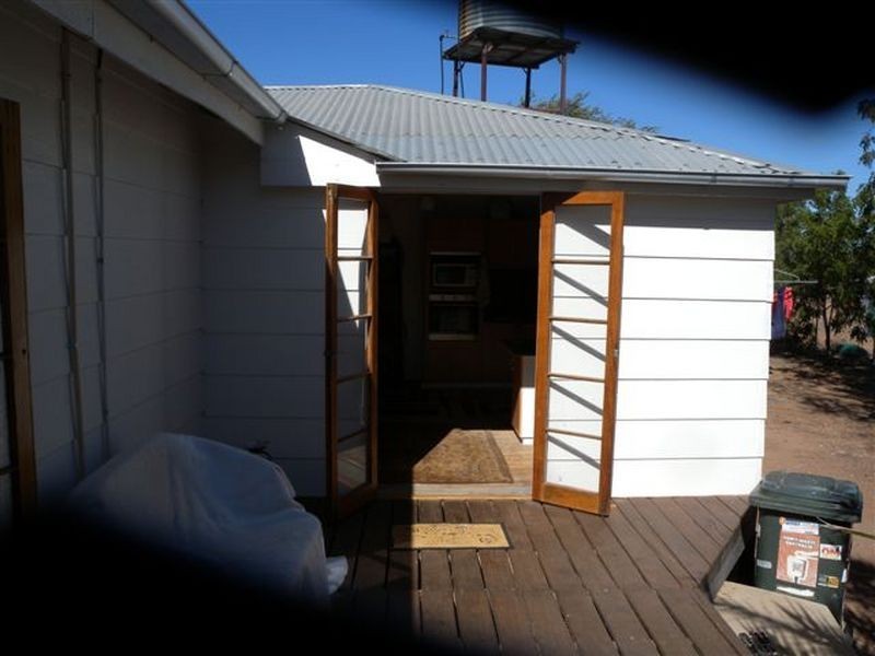 5 Sword street, Muttaburra QLD 4732