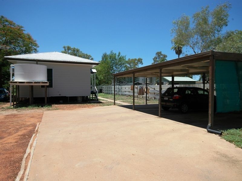 23 Crane street, Longreach QLD 4730