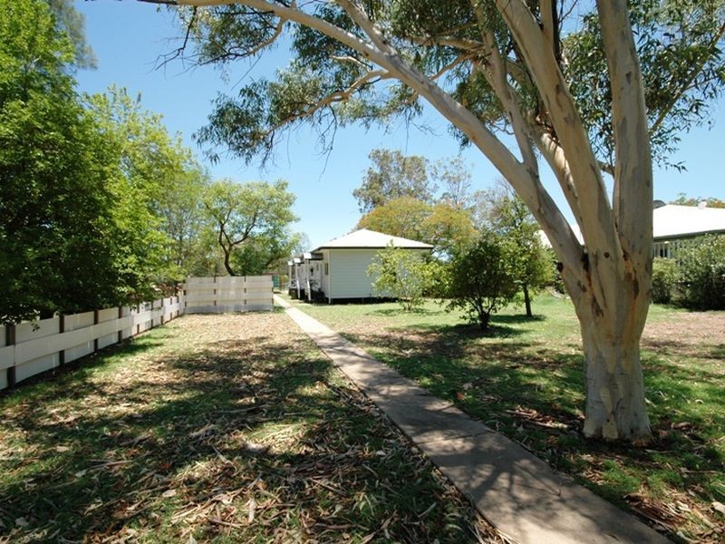 23 Crane street, Longreach QLD 4730