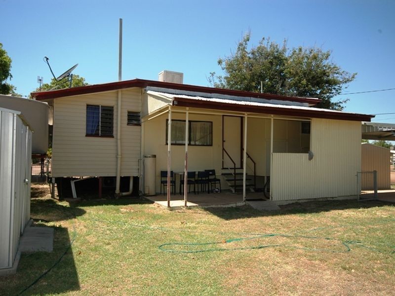 139 Wren street, Longreach QLD 4730