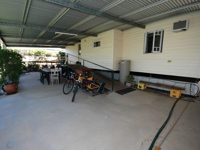 82 Gull street, Longreach QLD 4730