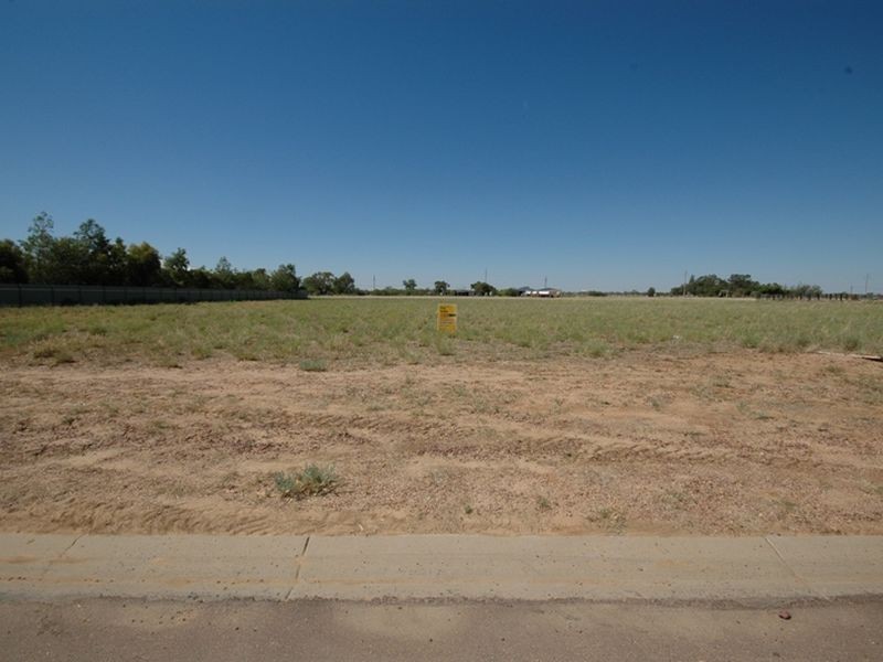 11 Miner Road, Longreach QLD 4730