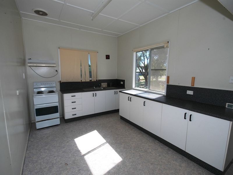 13 Sunbird street, Longreach QLD 4730