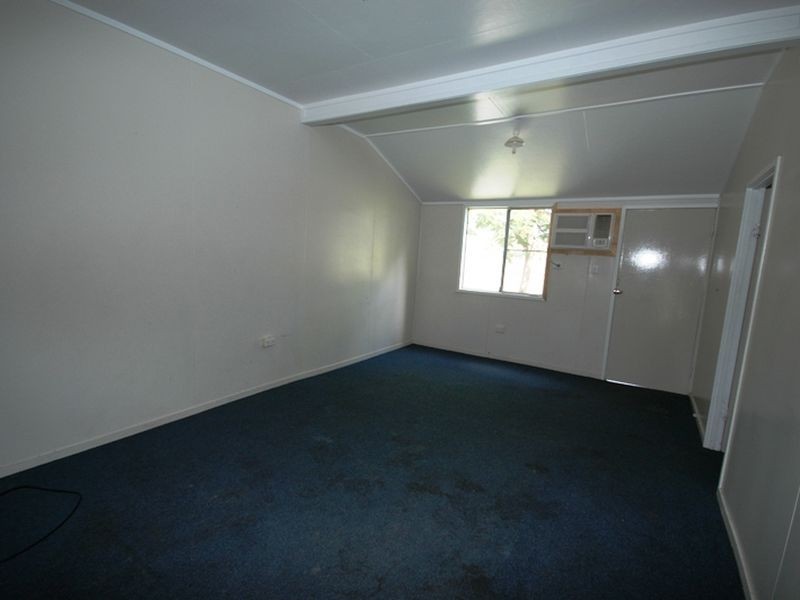 13 Sunbird street, Longreach QLD 4730