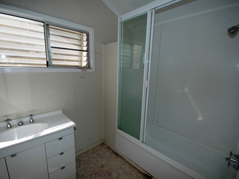 13 Sunbird street, Longreach QLD 4730
