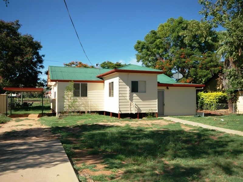 13 Sunbird street, Longreach QLD 4730
