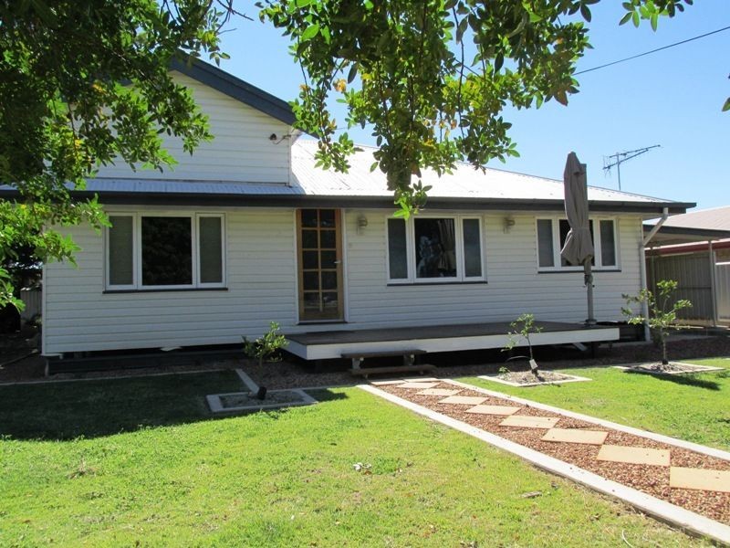 77 Crane street, Longreach QLD 4730