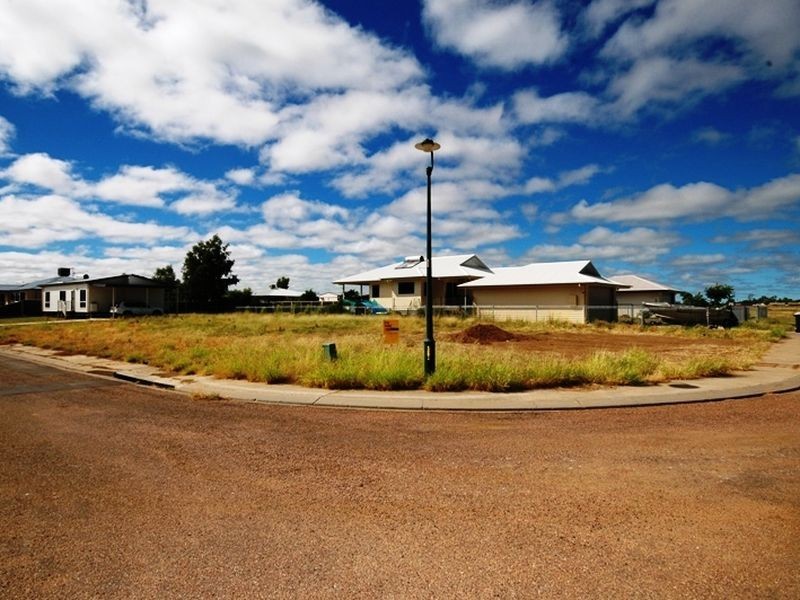 1 Honeyeater court, Longreach QLD 4730