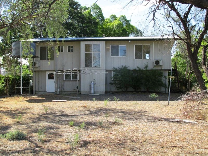 154 Cassowary street, Longreach QLD 4730