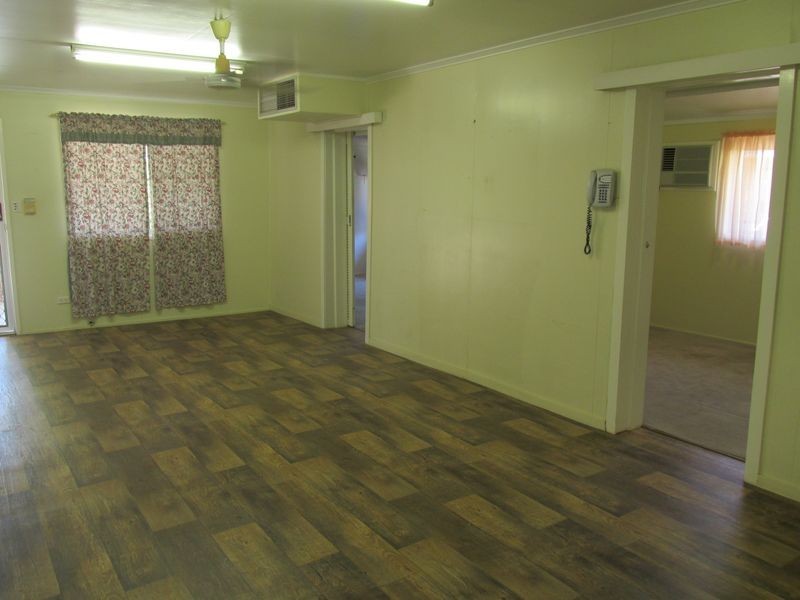 27 Brolga street, Longreach QLD 4730