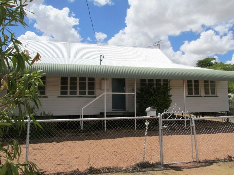 134 Emu Street, Longreach QLD 4730
