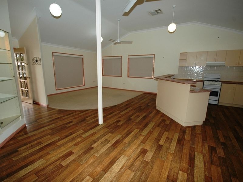 142 Cassowary street, Longreach QLD 4730