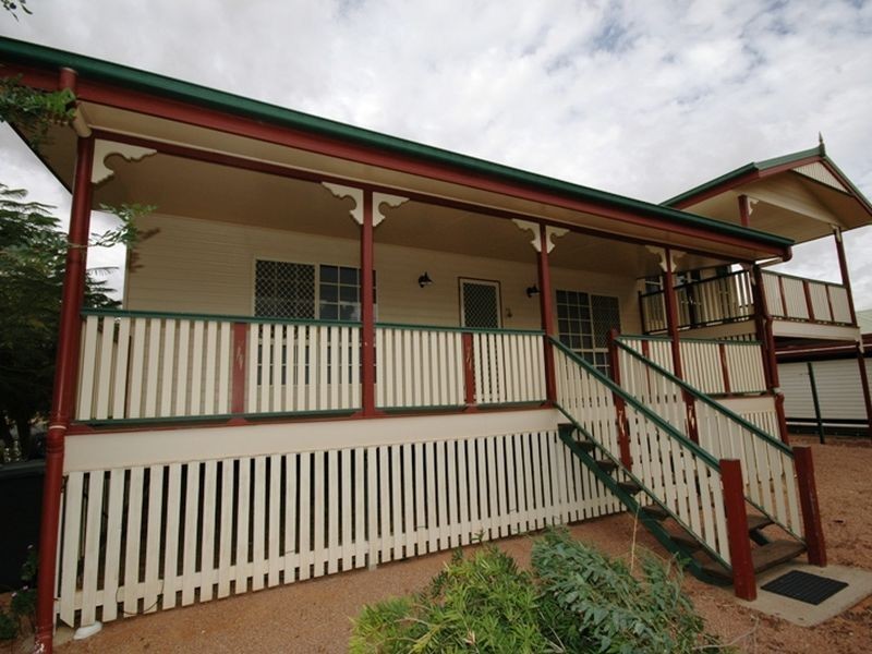 142 Cassowary street, Longreach QLD 4730