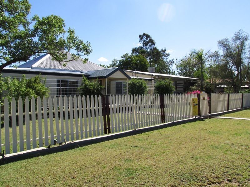 37 Crane street, Longreach QLD 4730