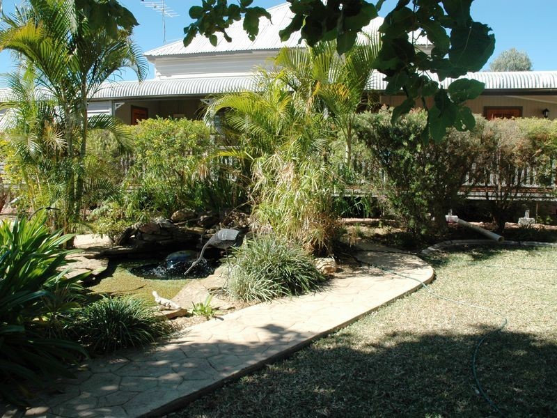 128 Spoonbill street, Longreach QLD 4730