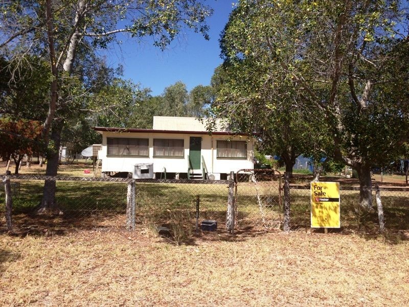 121 Ash street, Barcaldine QLD 4725