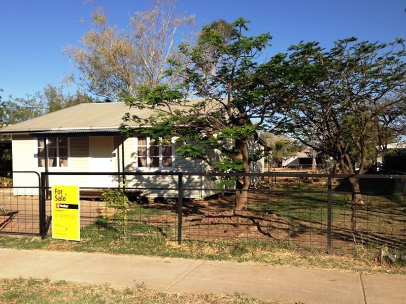 54 Eagle street, Longreach QLD 4730