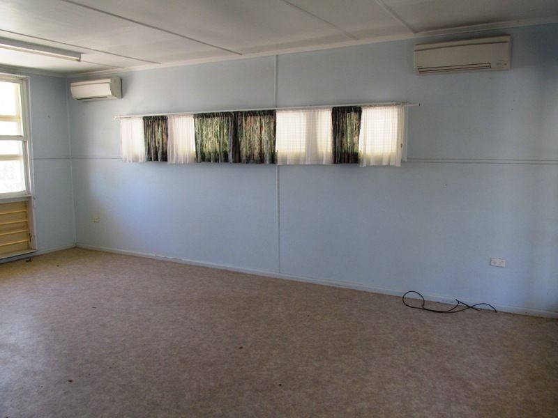 37 QUARRIAN ROAD, Longreach QLD 4730