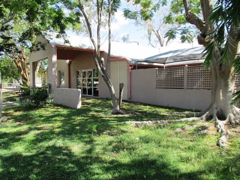 3 Snipe street, Longreach QLD 4730