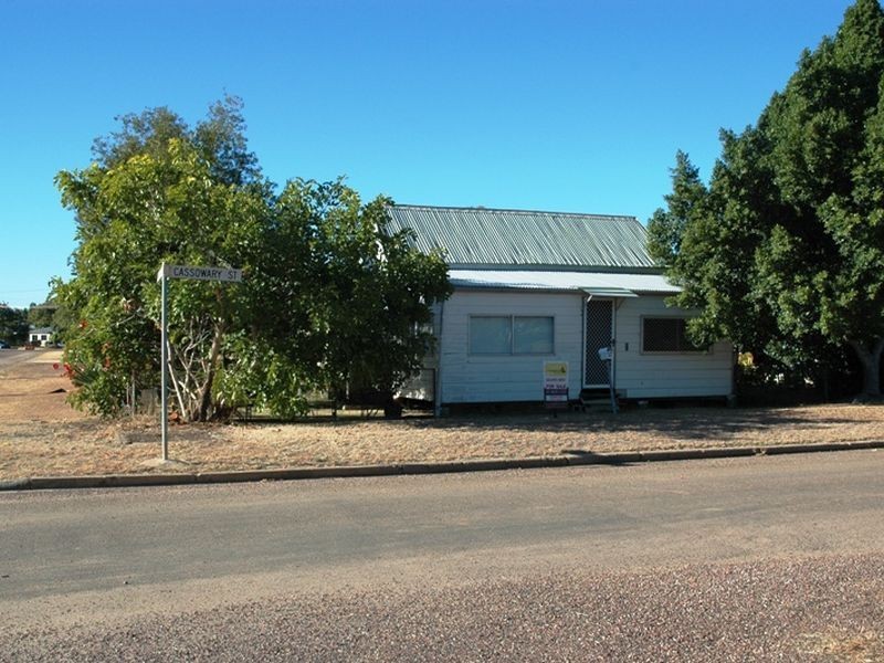 82 Cassowary street, Longreach QLD 4730