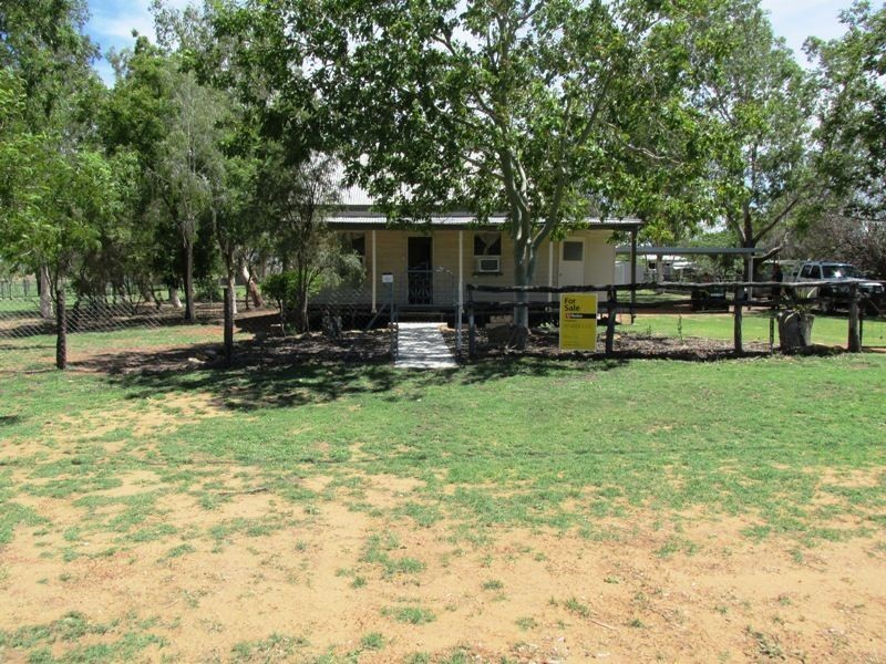 138 Yew street, Barcaldine QLD 4725