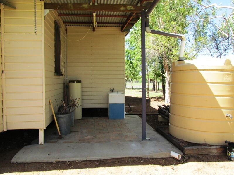 138 Yew street, Barcaldine QLD 4725