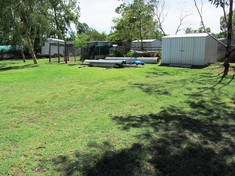 138 Yew street, Barcaldine QLD 4725