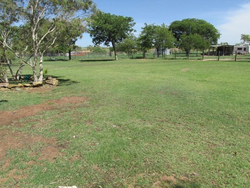 138 Yew street, Barcaldine QLD 4725