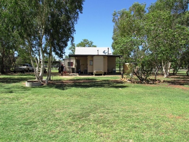138 Yew street, Barcaldine QLD 4725