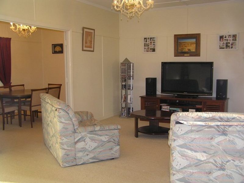 37 Nisbet street, Winton QLD 4735