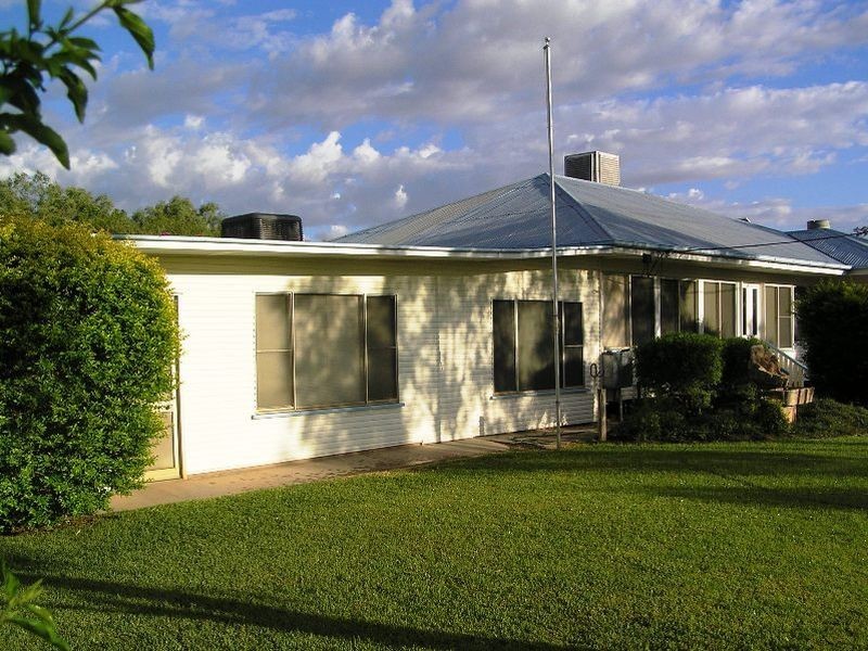 37 Nisbet street, Winton QLD 4735